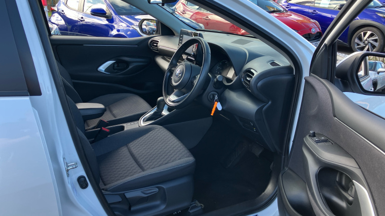 Toyota Yaris 1.5 Hybrid Icon 5dr CVT Hybrid Hatchback